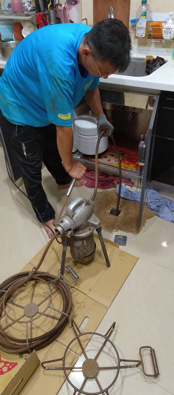 台南疏通水管-疏通廚房地面水管